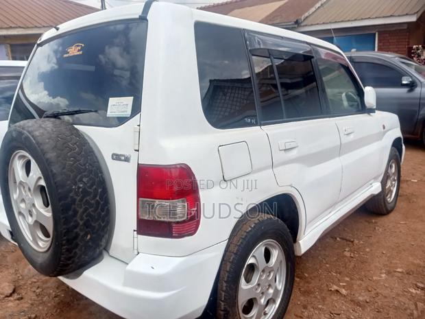 Mitsubishi Pajero IO 2000 White