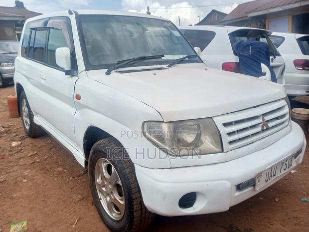 Mitsubishi Pajero IO 2000 White