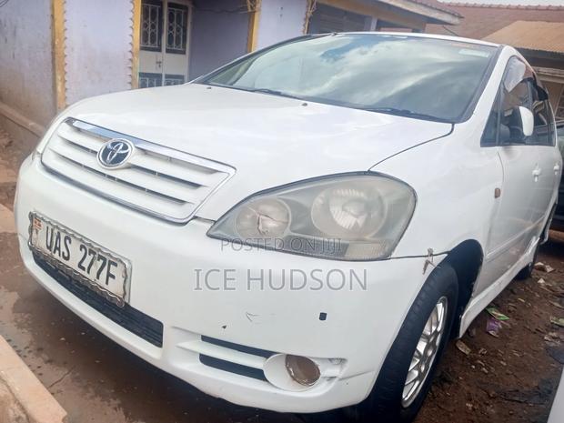 Toyota Ipsum 2003 White