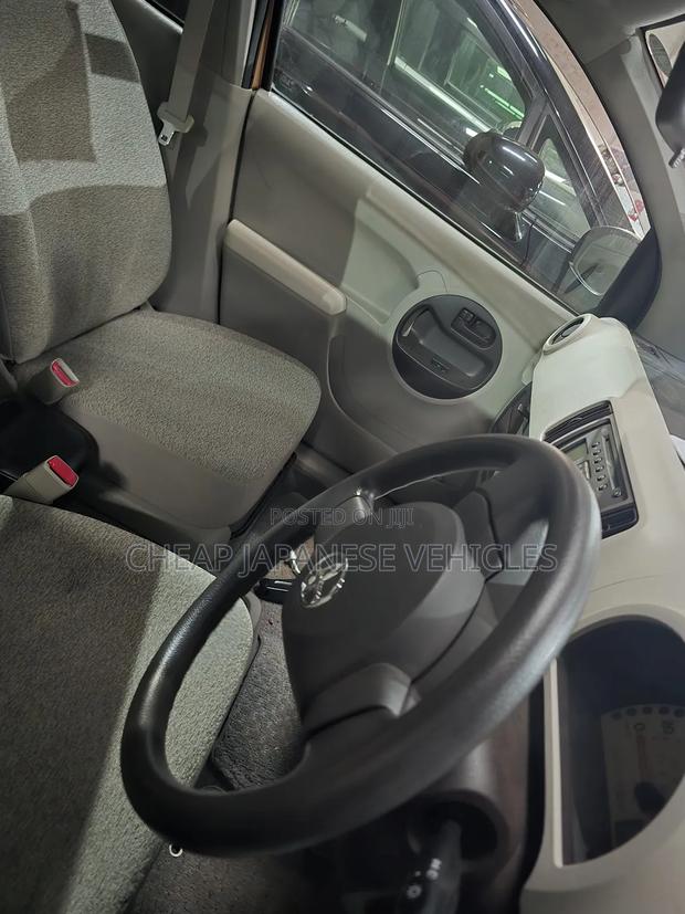 Toyota Passo 2011