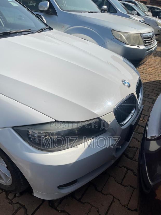 BMW 320i 2011 White