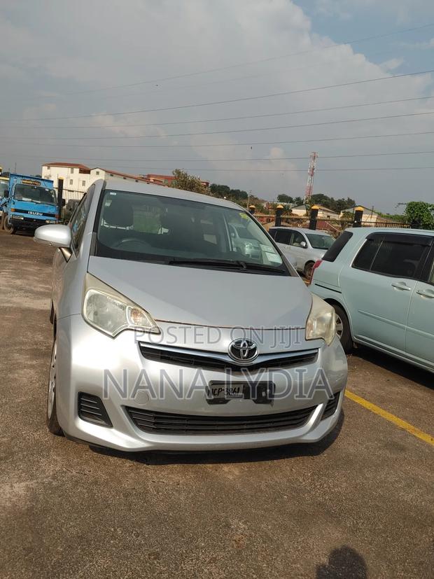 Toyota Ractis 2012 Silver