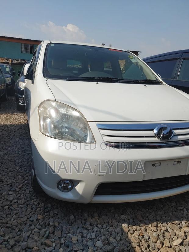 Toyota Raum 2011 White
