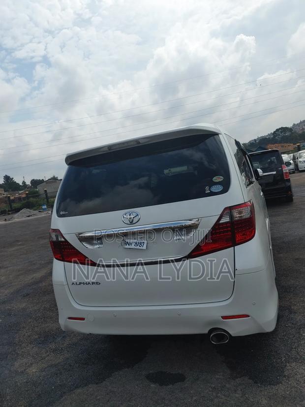 Toyota Alphard 2011 White