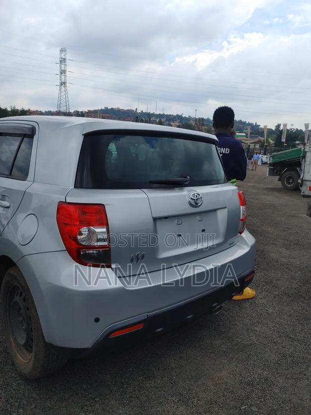 Toyota IST 2011 Silver