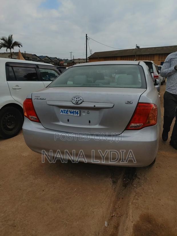 Toyota Axio 2011 Silver