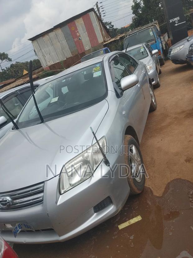 Toyota Axio 2011 Silver