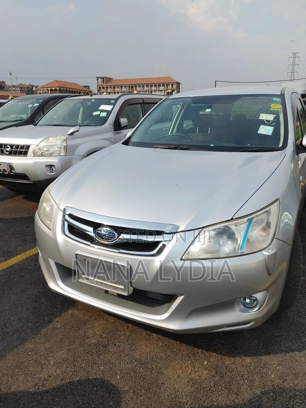 Subaru Exiga 2011 Silver