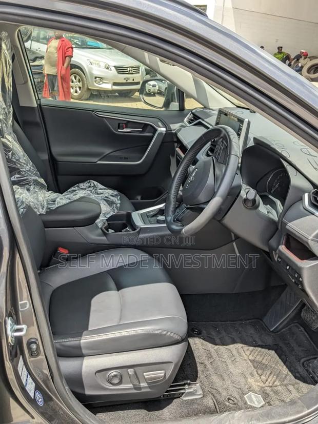 Toyota RAV4 2020 Gray