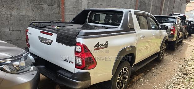 New Toyota Hilux 2025 White