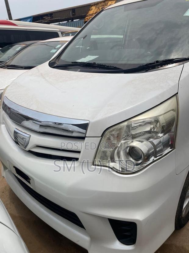 Toyota Wish 2011 White