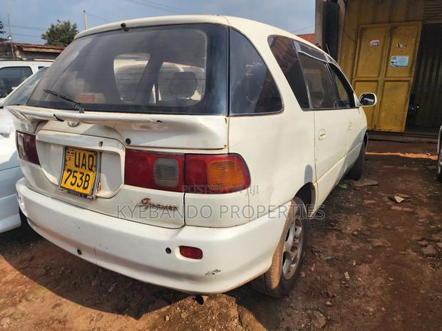 Toyota Ipsum 1999 White