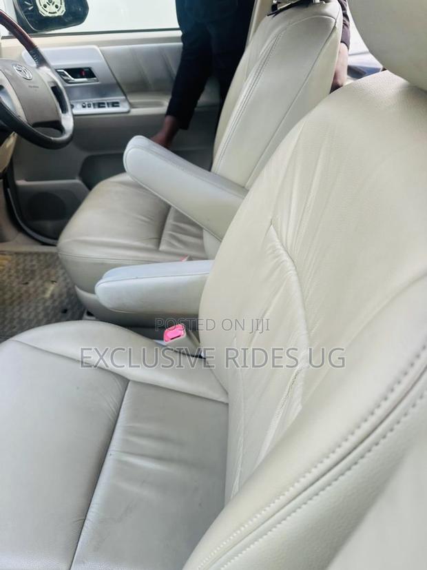 Toyota Noah 2013 White