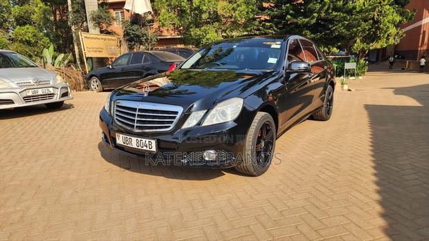 Mercedes-Benz E300 2011 Black