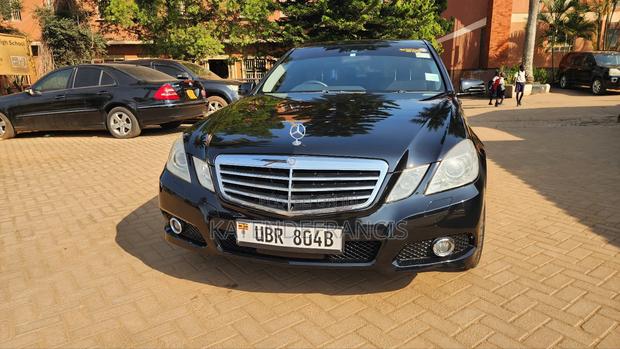 Mercedes-Benz E300 2011 Black