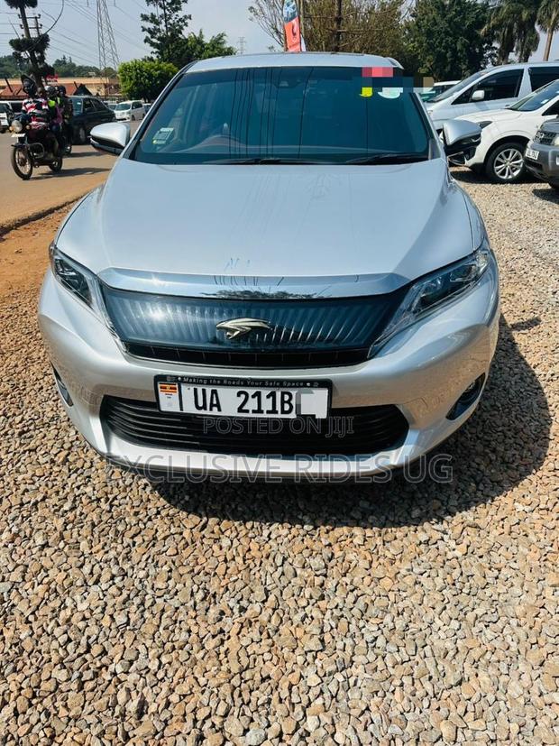 Toyota Harrier 2.0 2016 Silver