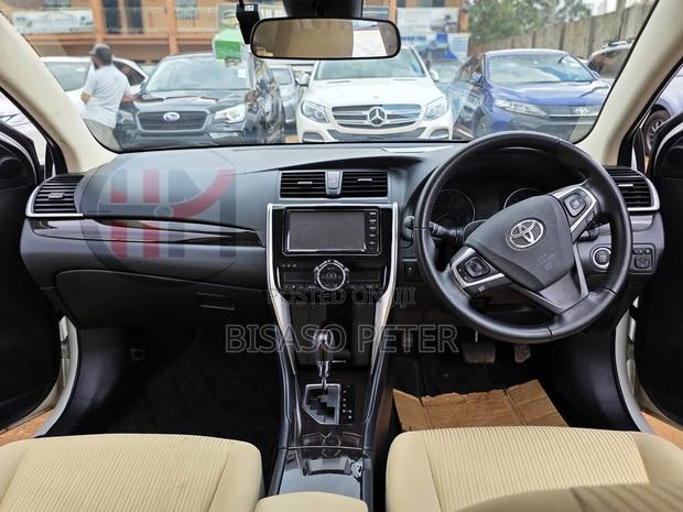 Toyota Premio 1.8 AWD 2019 White