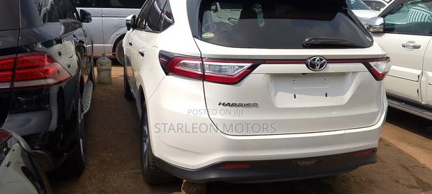 Toyota Harrier 2.0 4WD 2017 White