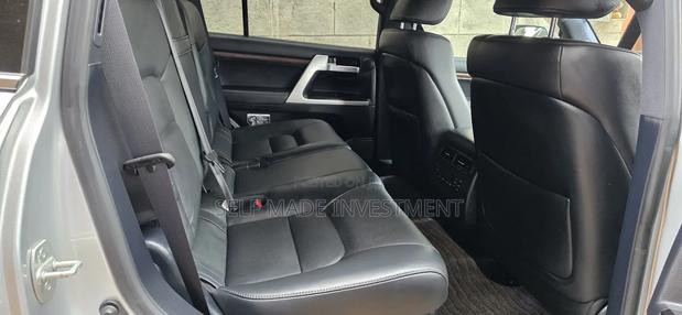 Toyota Land Cruiser 2017 Silver