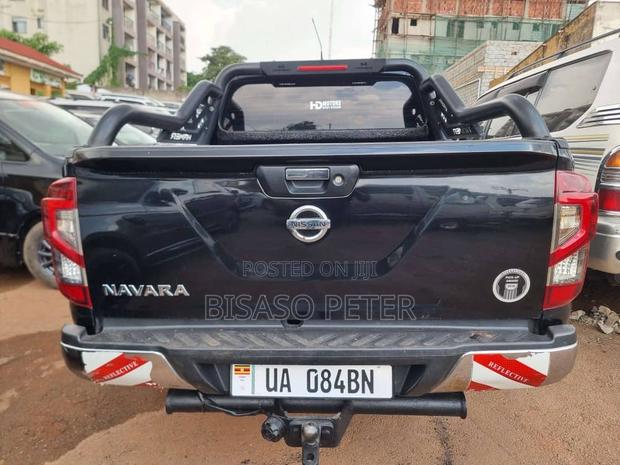Nissan Navara 2016 Black