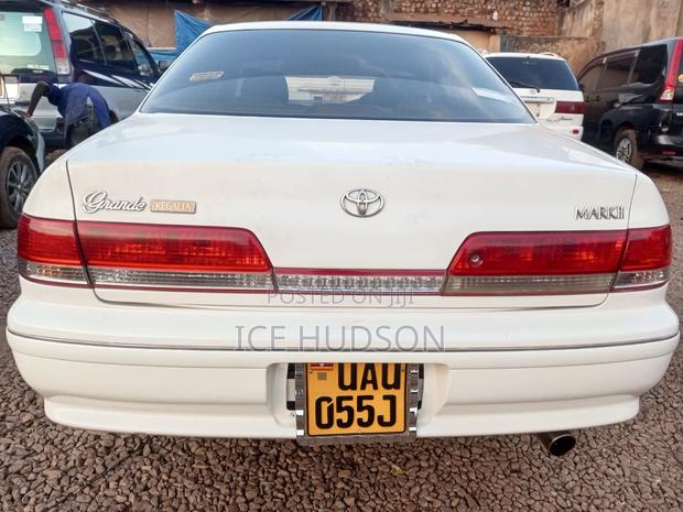 Toyota Mark II 2001 White