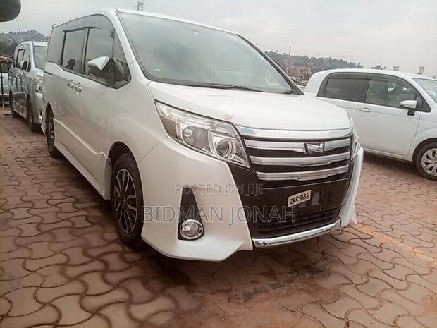 Toyota Noah 2014 White