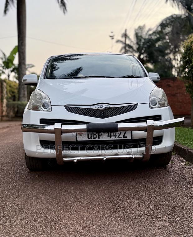Toyota Ractis 1.5 AWD 2008 Off white