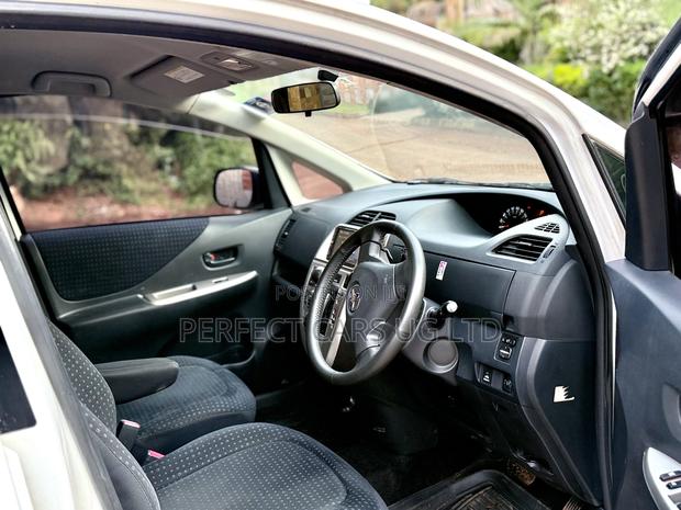 Toyota Ractis 1.5 AWD 2008 Off white