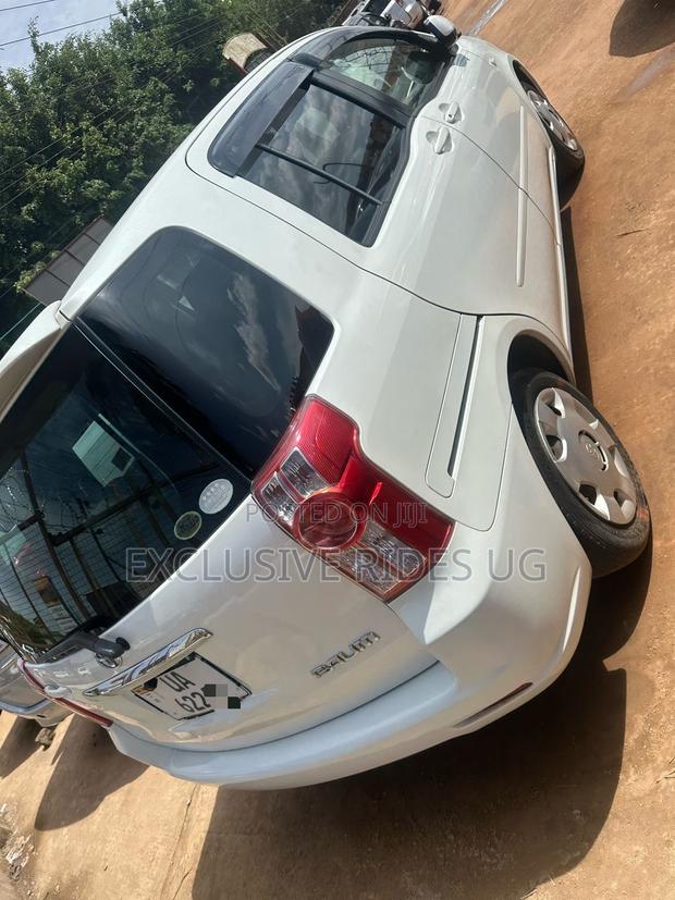 Toyota Raum 2010 White