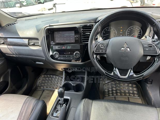 Mitsubishi Outlander 2016 Red
