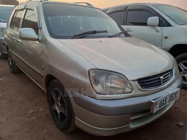 Toyota Raum 2002 Teal