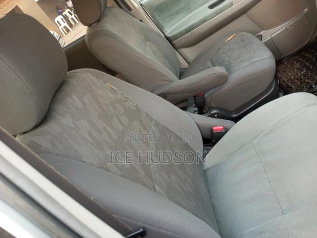Toyota Noah 2004 Silver