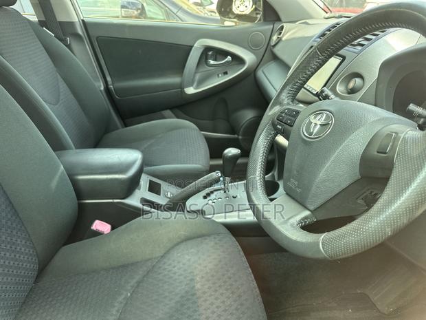Toyota Vanguard 2012 White