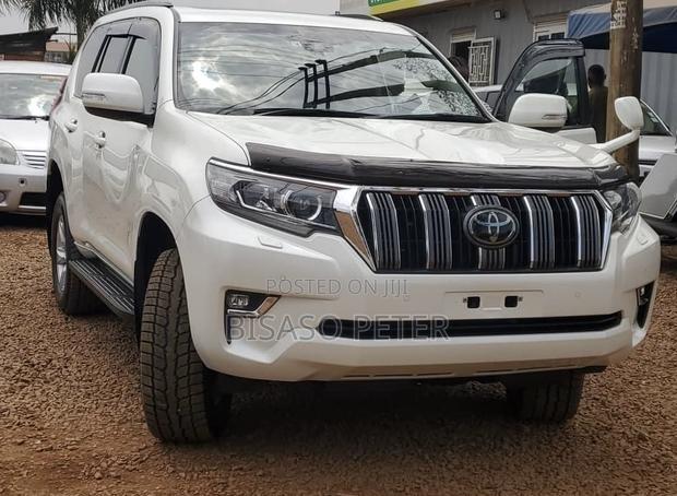 Toyota Land Cruiser Prado 2.7 2022 White