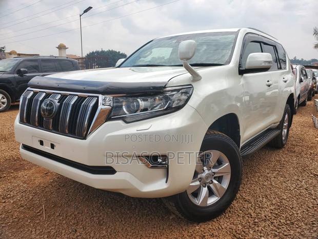 Toyota Land Cruiser Prado 2.7 2022 White