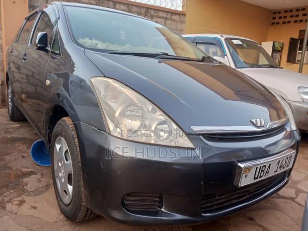 Toyota Wish 2005 Gray