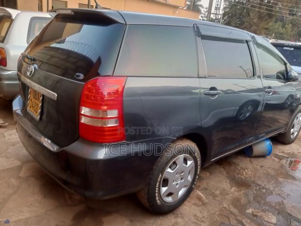 Toyota Wish 2005 Gray