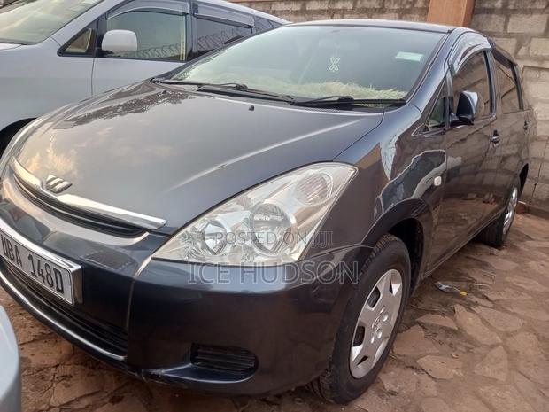 Toyota Wish 2005 Gray