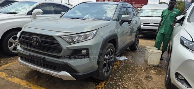 Toyota RAV4 2020 Green