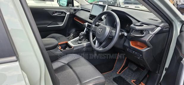 Toyota RAV4 2020 Green