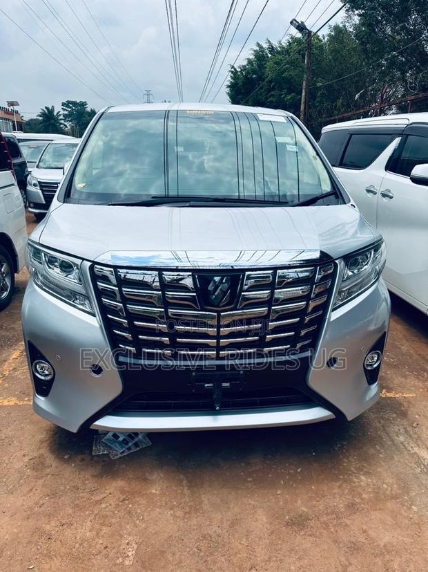 Toyota Alphard 2018 Silver