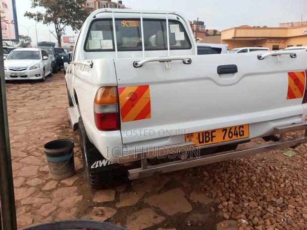 Mitsubishi L200 2008 White