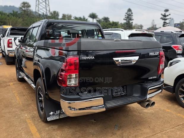 Toyota Hilux 2019 Black