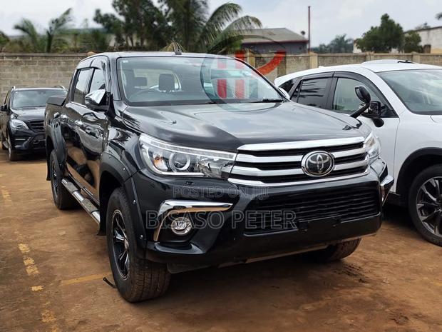 Toyota Hilux 2019 Black