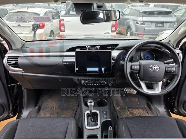 Toyota Hilux 2019 Black