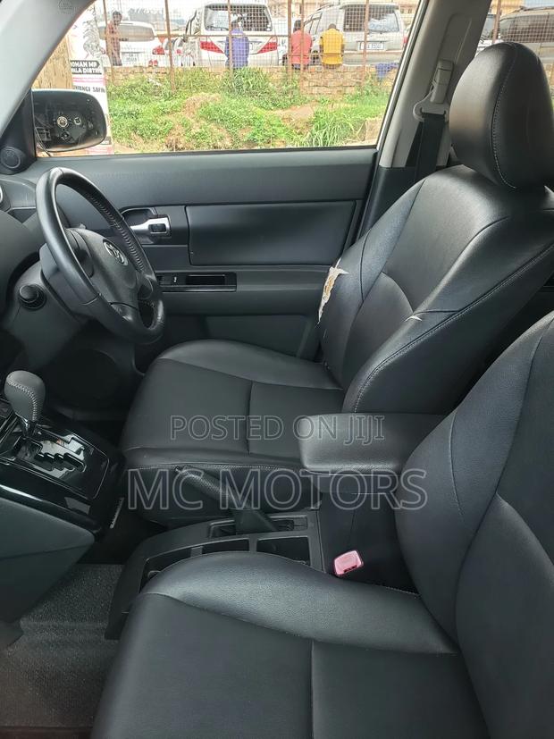 Toyota Corolla Rumion Hatchback 1.5 FWD 2011 White