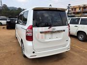 Toyota Noah 2.0 143hp AWD (7 Seater) 2012 White for sale