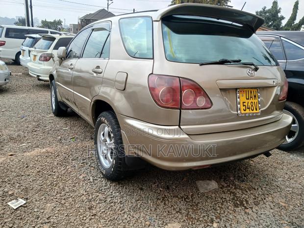 Toyota Harrier 2006 Gold