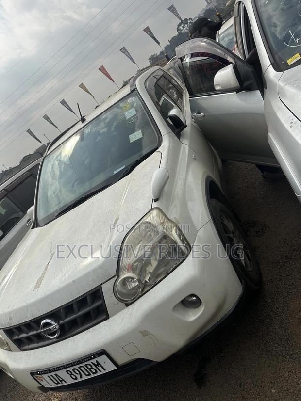 Nissan X-Trail 2.0 Petrol XE 2011 White