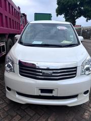 Toyota Noah 2012 White for sale